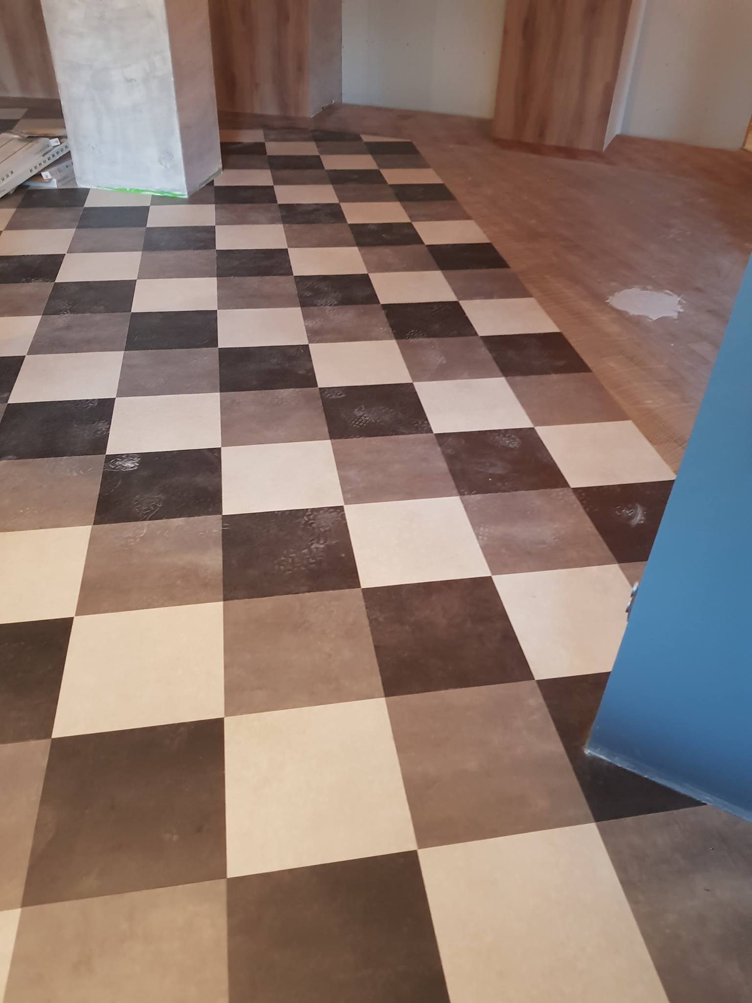 LVT
